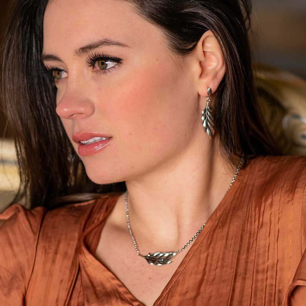 Frayed Singleton Feather Necklace