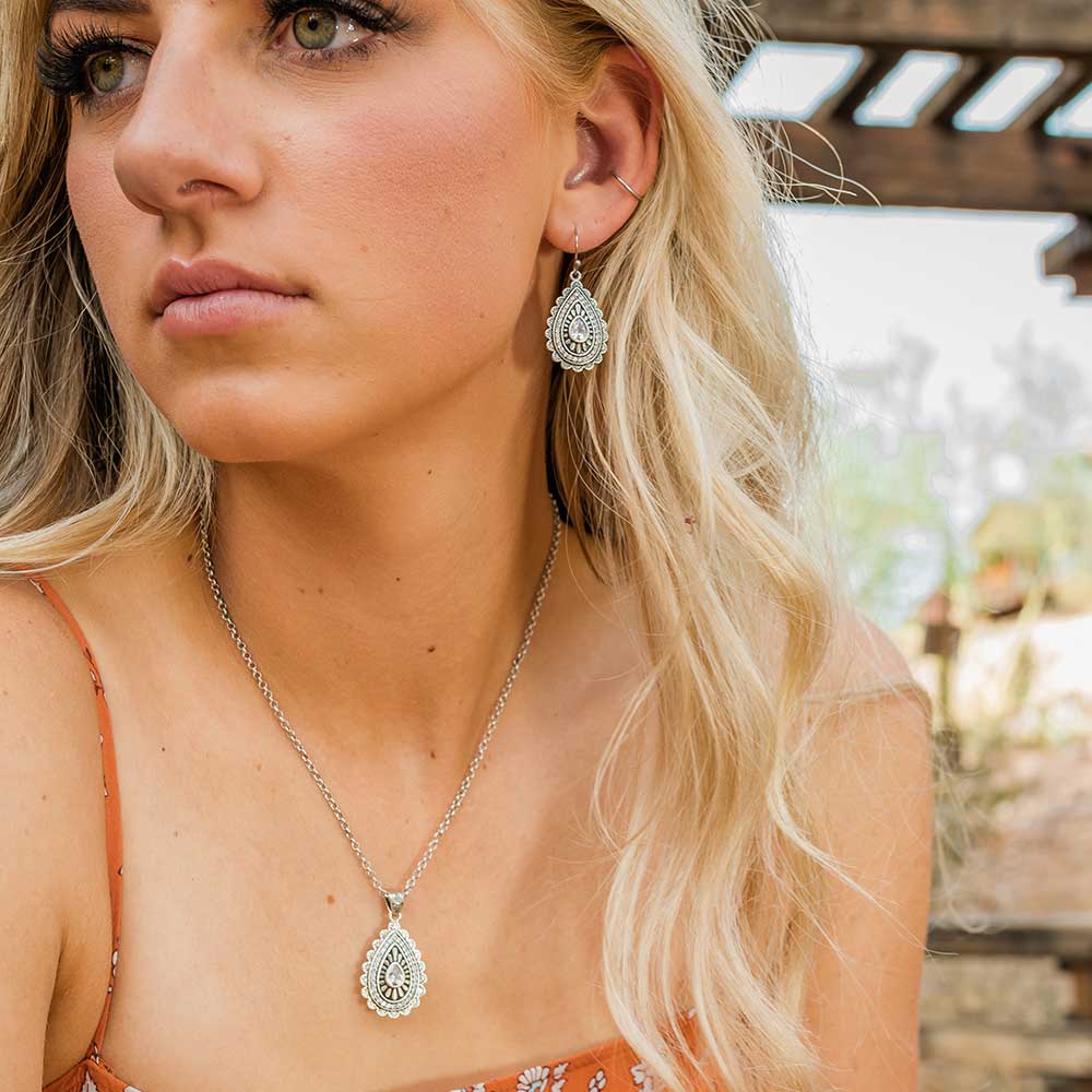 Purely & Primal Teardrop Silver Necklace